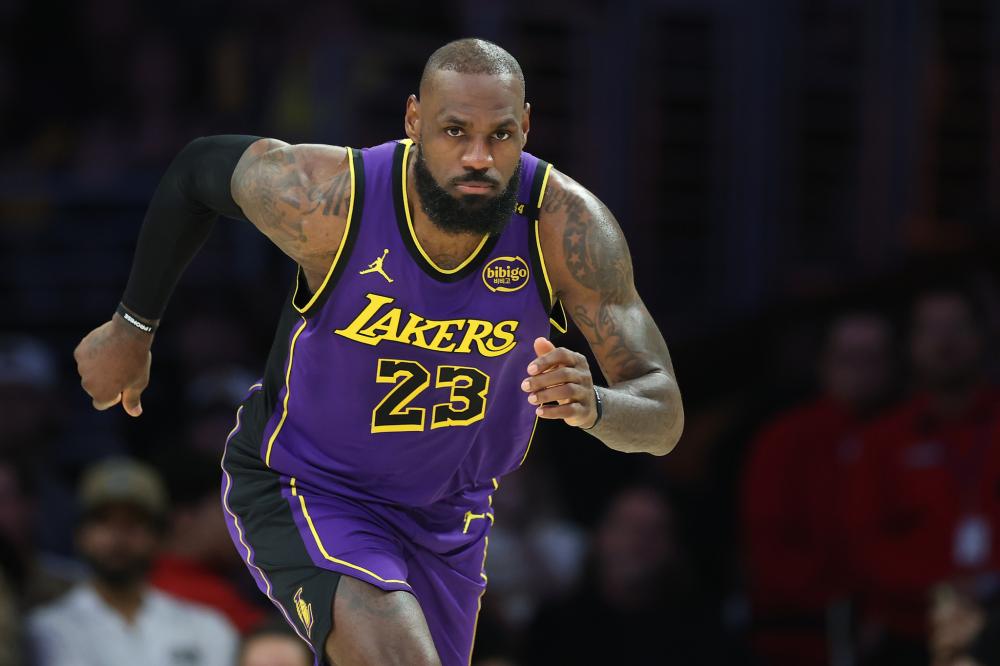 他在中场拿 他在中场拿